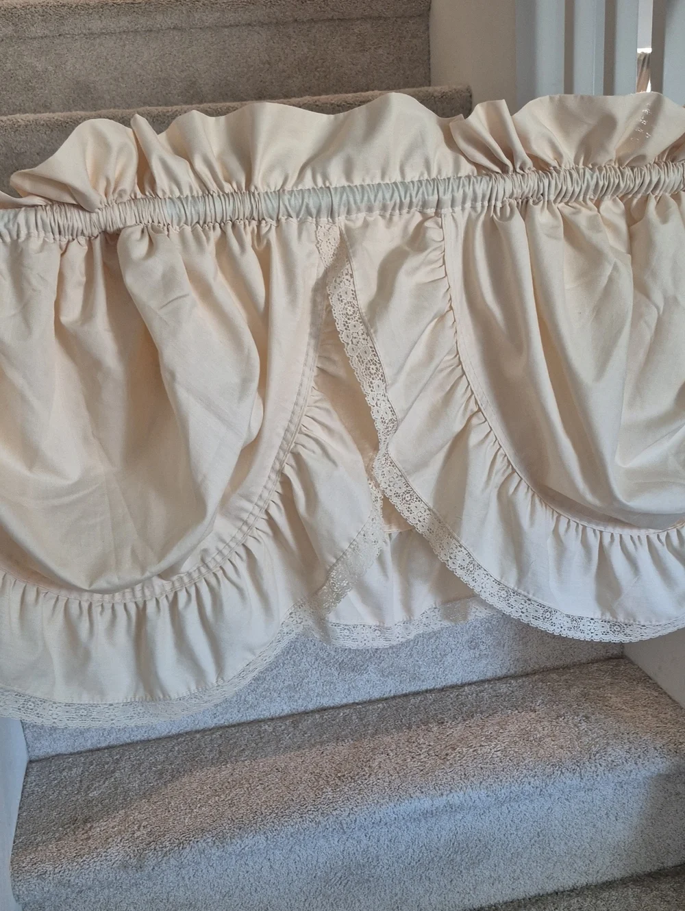 Vintage Scalloped Ruffled Cream Curtain 114x25